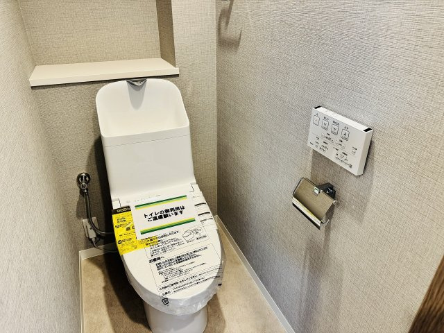 ネオハイツ八王子明神町のトイレ|～新規交換済、TOTO製の暖房温水洗浄機能付きトイレ　冬場は特に嬉しい機能ですね～
