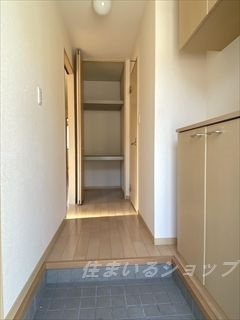 アストーレの玄関|シューズボックス・収納あり