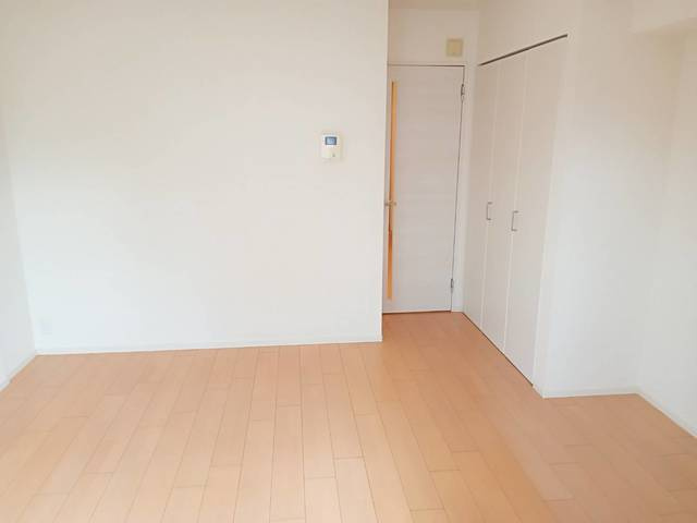ラ・クールの寝室|★明るいフローリングのお部屋です★