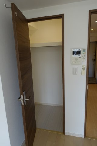 カーヨパレス鳴尾の収納