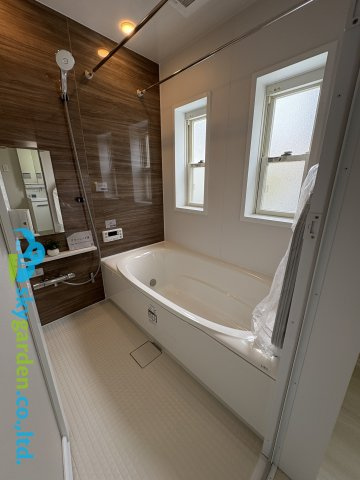 藤沢市鵠沼海岸５丁目　中古戸建　全１棟の浴室|乾燥機能付きのシステムバス