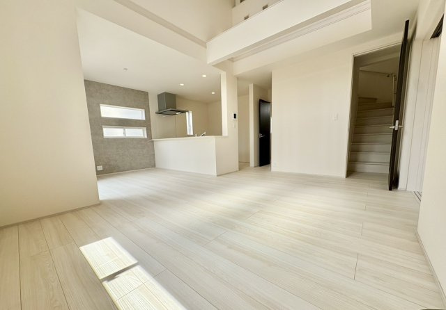 【居間・リビング】 | 秦野市鶴巻南三丁目　限定１棟　新築住宅