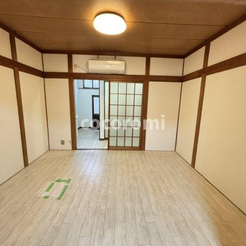 出口２丁目貸家の居間・リビング