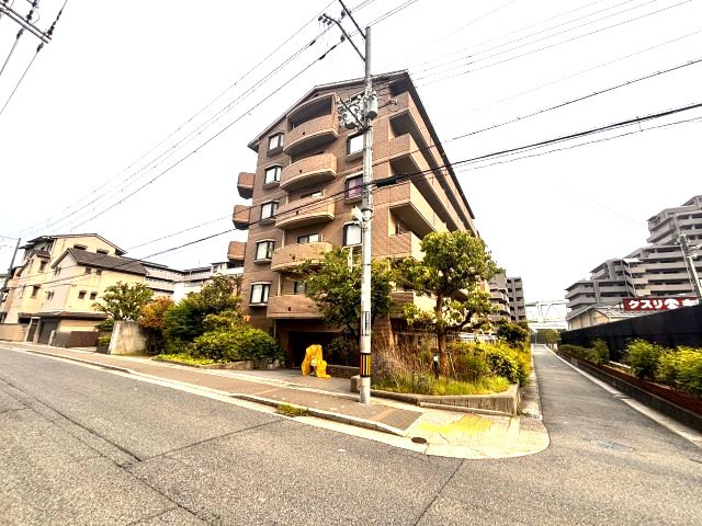 アーデンコート住吉川の外観