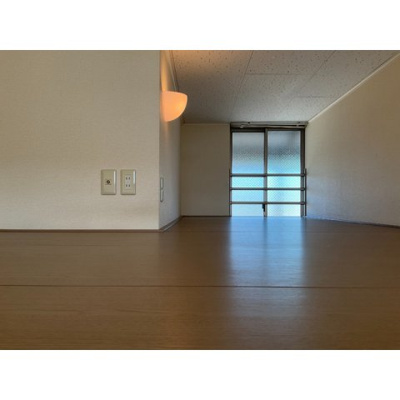 【内装】 | カーサミユキ | 明るい色調の室内です