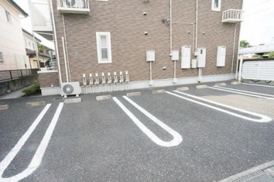 【駐車場】 | サニーハイムⅡ | 駐車場に車を止められます
