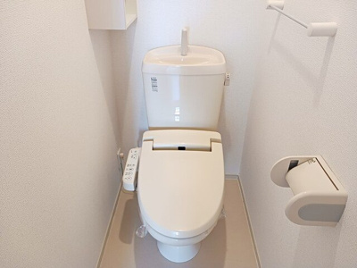 【トイレ】 | クアトロ | 清潔感のあるトイレです