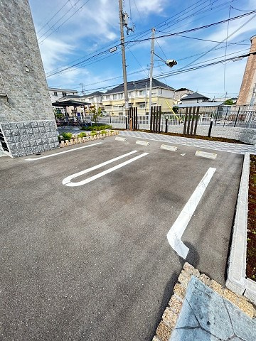 ヴィアーレ武庫町の駐車場
