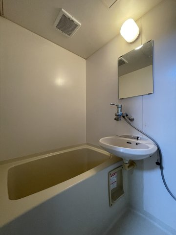 さざなみハイツの浴室