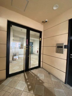 ワコーレエキサイド岡本のエントランス