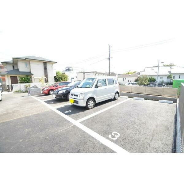 メルヴェーユ　東が丘の駐車場