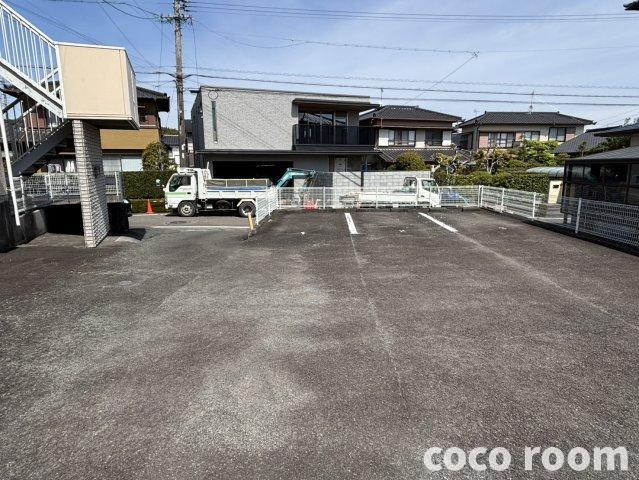 エクセル駿河台の駐車場
