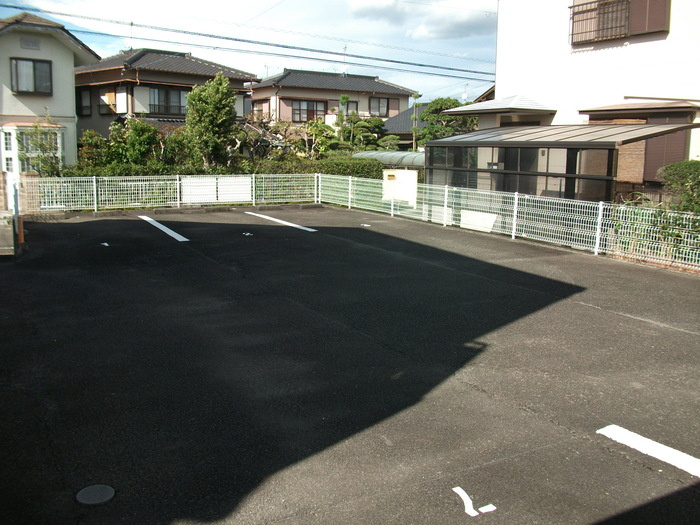 エクセル駿河台の駐車場