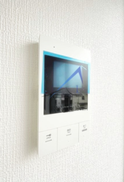 グランドヒル鶴見市場のセキュリティ|モニター付きインターホンです。