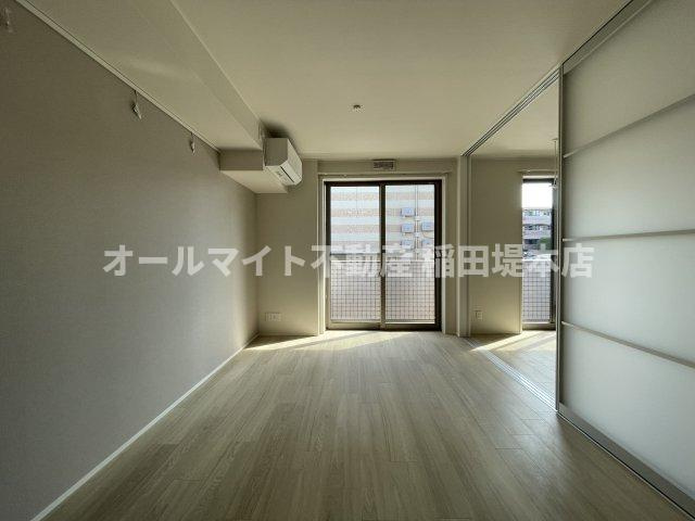 川崎市多摩区登戸のアパートの居間・リビング