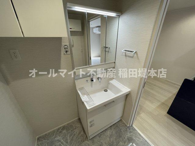 川崎市多摩区登戸のアパートの洗面所