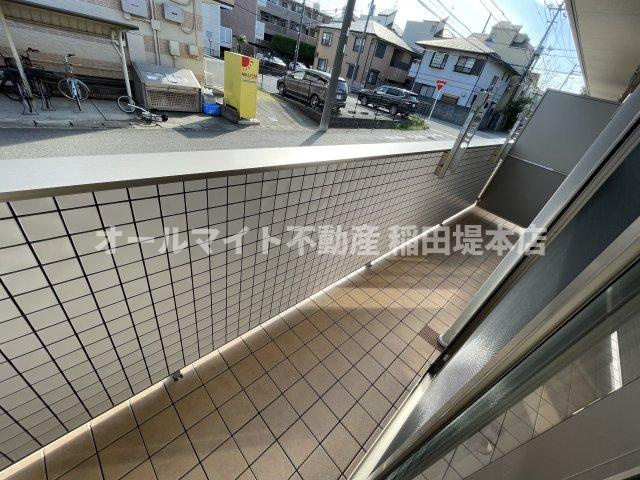 川崎市多摩区登戸のアパートのバルコニー