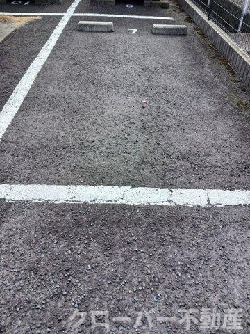 アルフの駐車場