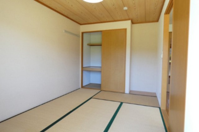 【和室】 | アメニティ殿山　Ａ棟 | 反転間取り別部屋写真です。