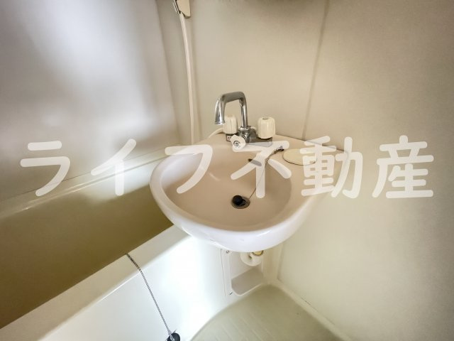 サンパールⅡの洗面所|明るい洗面所です