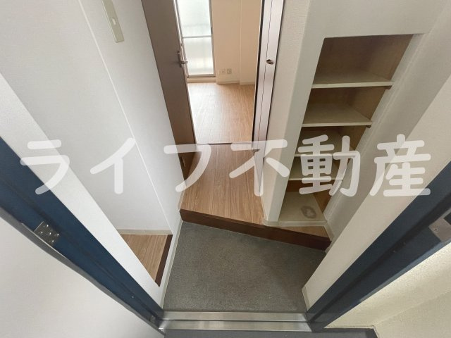 サンパールⅡの玄関|シューズボックスもある玄関です