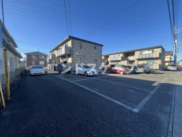 レトアフリーゼBの駐車場|高崎、前橋エリアのお部屋探しはエンドスケープまで！お客様の理想お聞かせ下さい♪