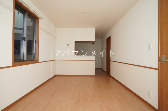 【居間・リビング】 | ウエルス戸塚南 | ゆったり過ごせる居間です