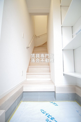 【玄関】 | エスワンハイツ古淵 | ゆったりとした玄関♪
