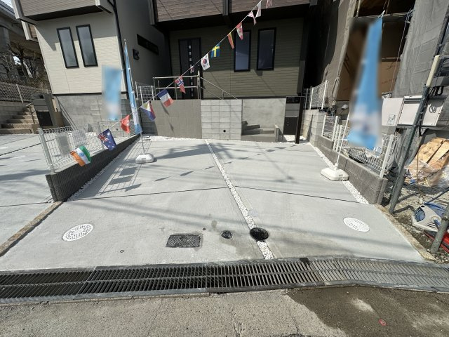 神戸市垂水区名谷町１期新築戸建２号棟の駐車場