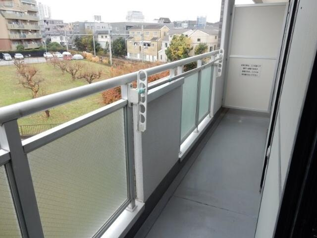 川崎市多摩区登戸の賃貸マンションのバルコニー