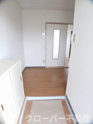 ニューシティ三条Ｂの玄関