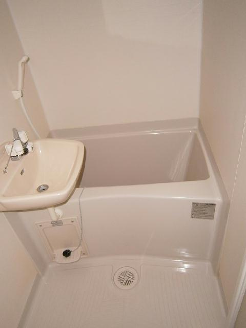 レオパレスゴールドストーンの浴室|浴室乾燥機付き