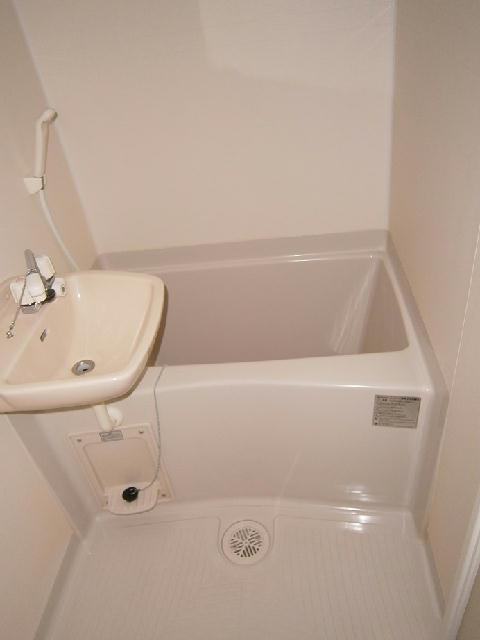 レオパレスゴールドストーンの洗面所