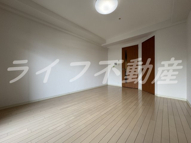 ドゥーエ森ノ宮の洋室|使い勝手のいい洋室です