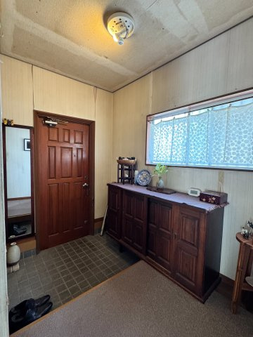 狭山市中央3丁目中古戸建の玄関