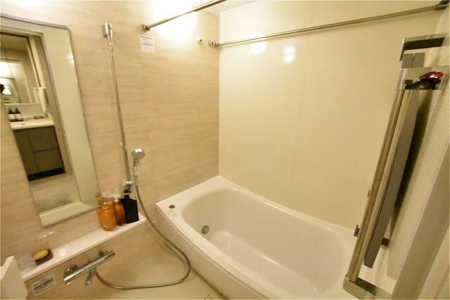 ブリリア三河島ステーションフロントの浴室