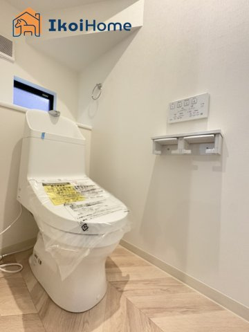 明石市大久保町江井島　新築戸建のトイレ|【ホームページに現地動画掲載中】●年中無休：当日予約可●1階・2階ウォッシュレット付のお手洗い。