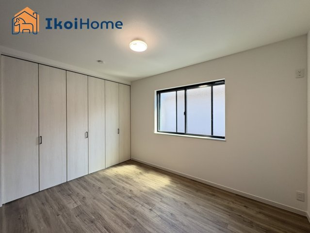 明石市大久保町江井島　新築戸建の内装|【ホームページに現地動画掲載中】●年中無休：当日予約可●各部屋にはカーテンレールはついていません。