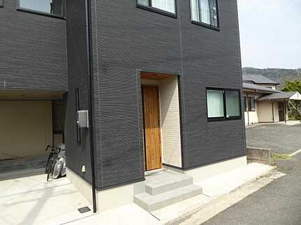 安佐北区深川5丁目築浅中古戸建の外観