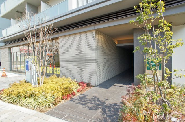 プライムメゾン大塚のエントランス