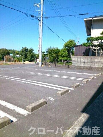 メゾン・サンパティークの駐車場