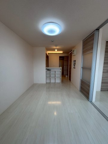アクシア西本町の居間・リビング|※別のお部屋の参考写真です