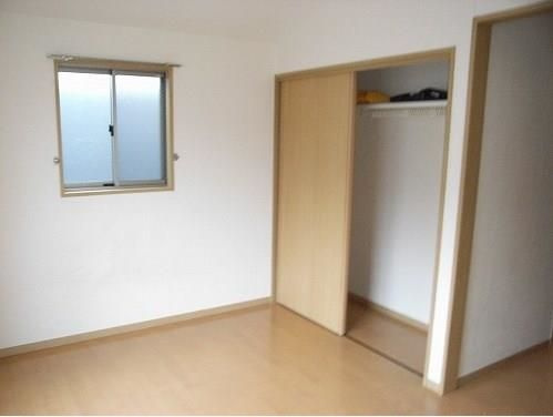 Ｌｉｖｅ　Ｌａ（リブラ）ＬｉｖｅＬａの寝室|お掃除がしやすいフローリングのお部屋☆