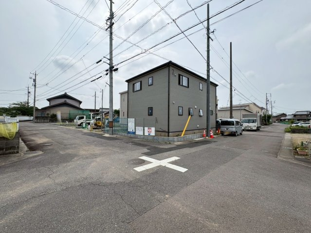 リーブルガーデン　各務原市那加前野町一丁目　全7区画分譲の前面道路含む現地写真|「現地（2026年6月30日）撮影」　
■全体写真　
■ヤマダ不動産　株式会社リライフ　