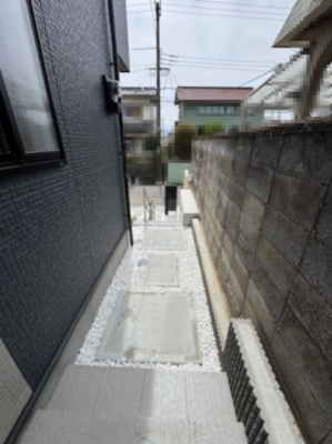 【その他】 | 堺市南区晴美台3丁　1号棟 | 小中学校・スーパーが近く、子育て世帯にも嬉しいエリア！徒歩3分のバス停から泉ヶ丘駅へ繋がるバス路線も充実。