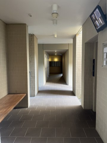 GARDEN HOUSE 大谷町Ⅱのロビー|ゆとりのあるロビーです