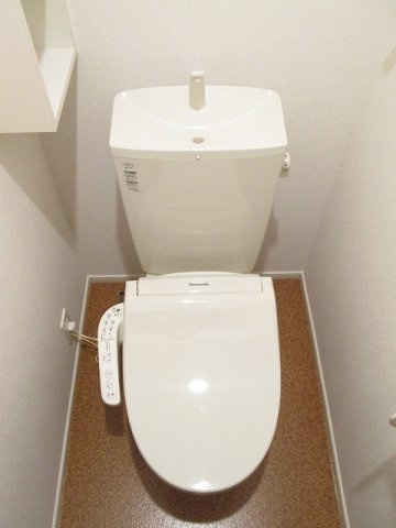 グランツのトイレ|落ち着いた色調のトイレです