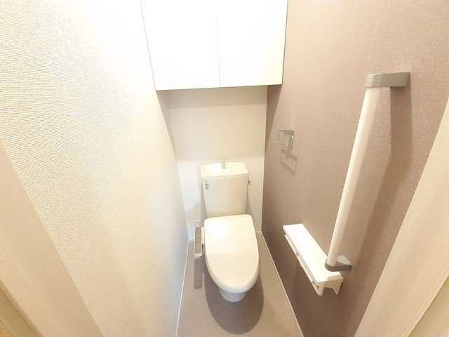 ローザ・ヴィレⅢのトイレ|落ち着いた色調のトイレです