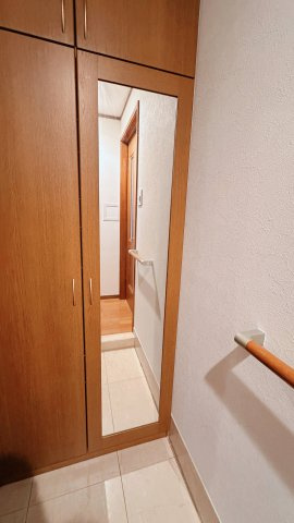 グリーンパークミノワの玄関