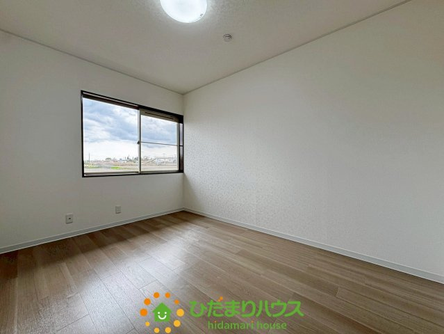 杉戸町椿　中古一戸建ての洋室